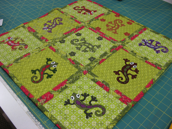 Gecko Table Topper